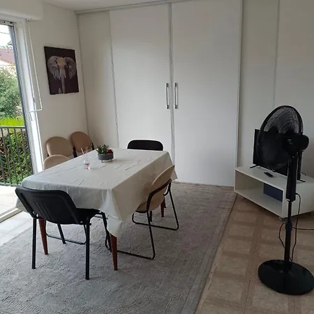 Maison Charmante Et Jardin Prive A - Proche Paris Apartment Gagny